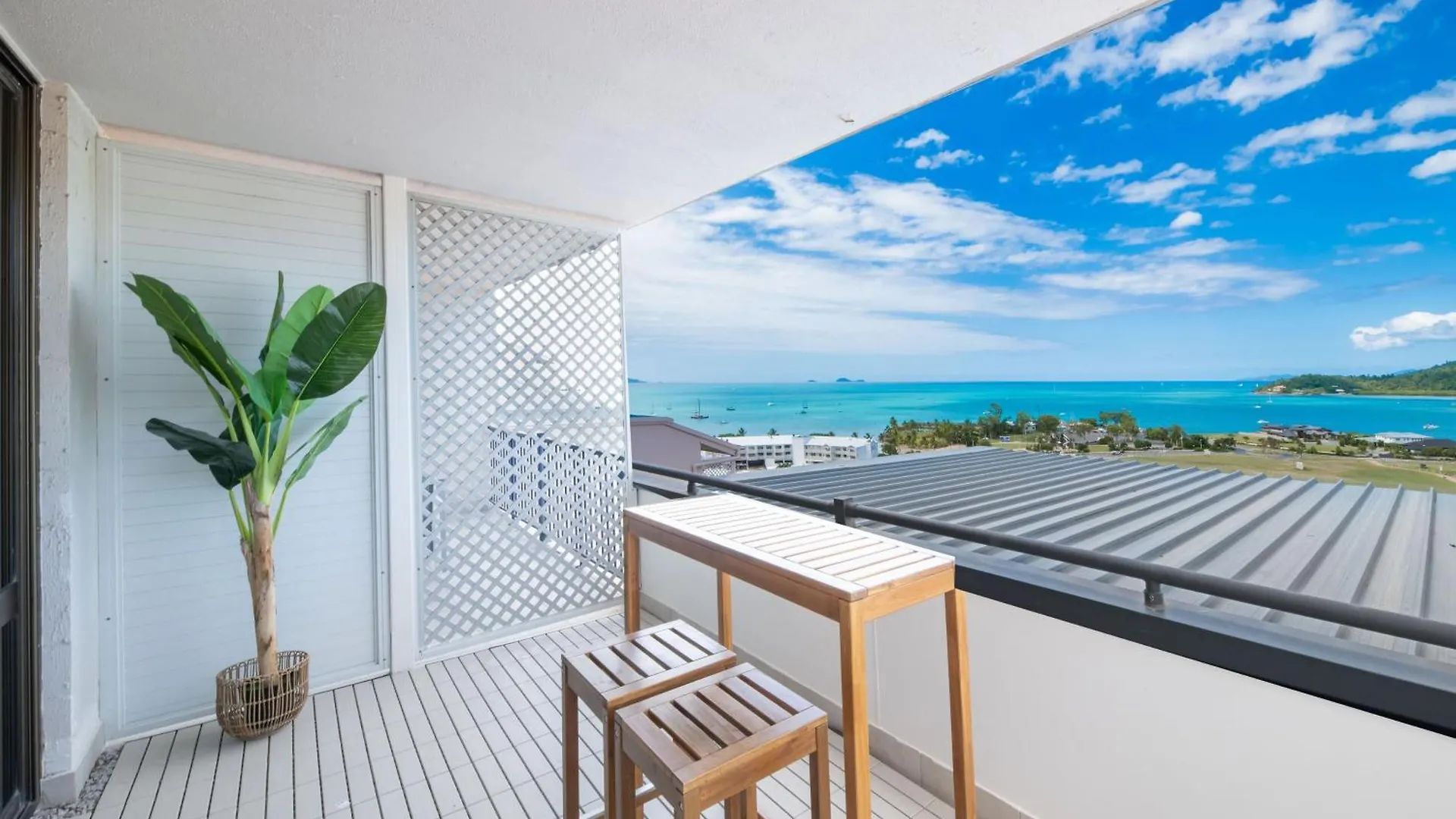 Ocean Views At Whitsunday Terraces Resort Airlie Beach Australien