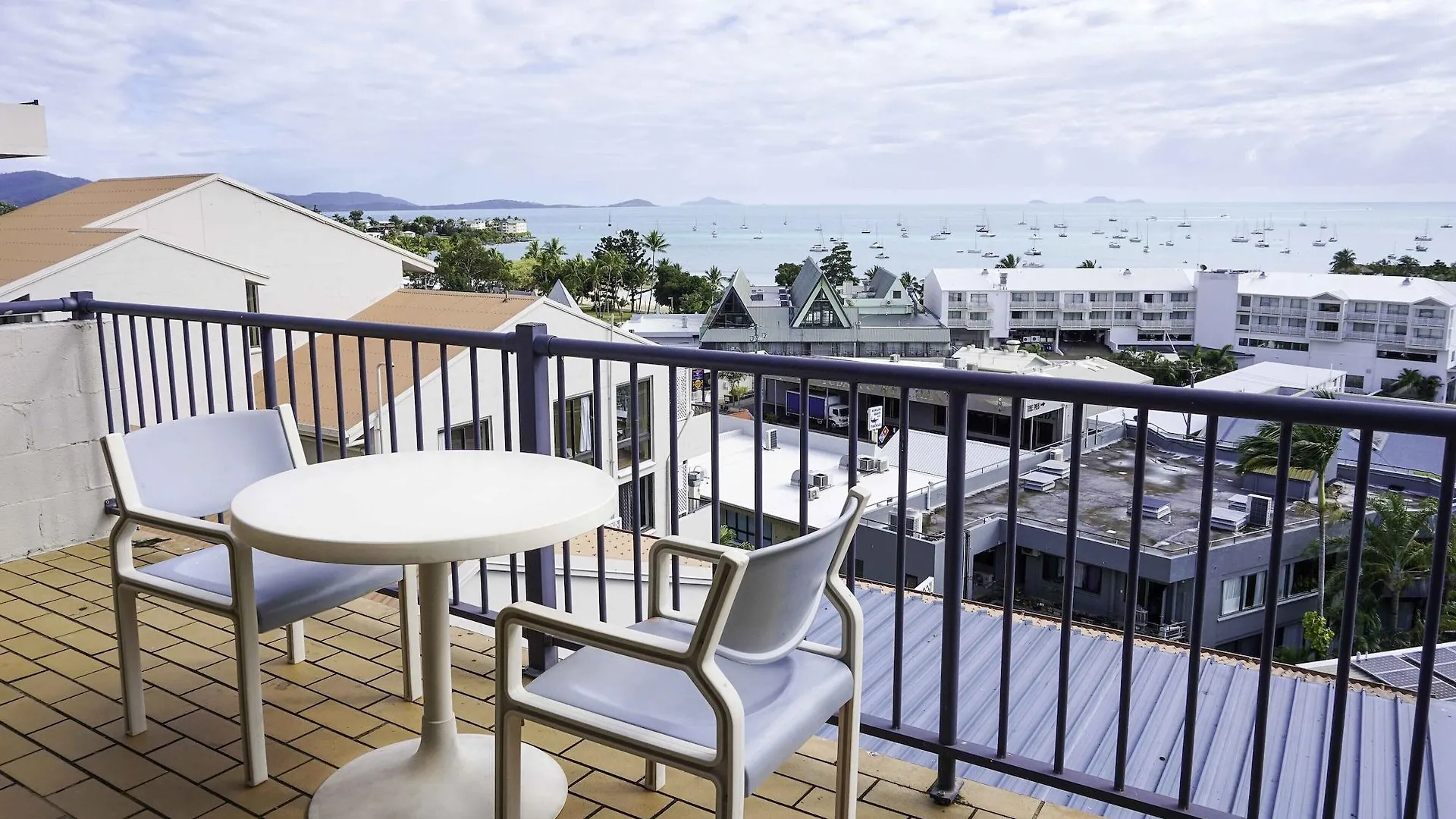 *** Aparthotel Ocean Views At Whitsunday Terraces Resort Airlie Beach Australia